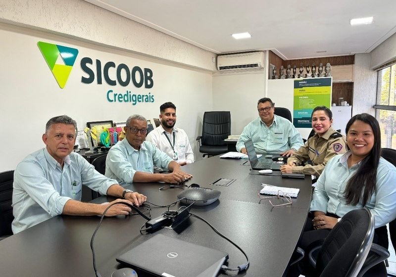  Sicoob Credigerais e a Polícia Militar unem esforços para combater fraudes contra beneficiários do INSS em Paracatu