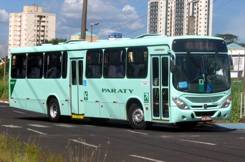  CARROS POLUEM OITO VEZES MAIS QUE ÔNIBUS