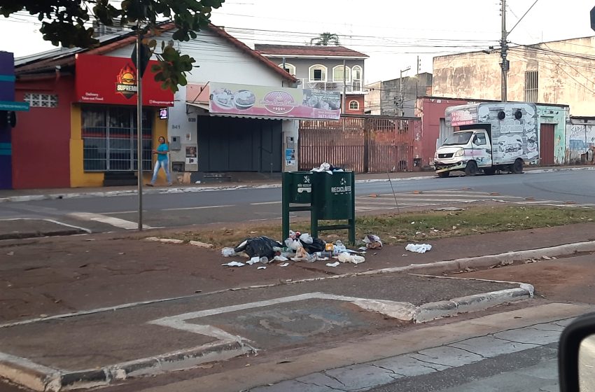  Despejo irregular de lixo deixa Ruas de Paracatu sempre sujas