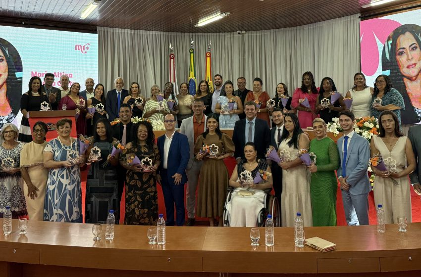  Em sessão em homenagem ao Dia da Mulher, Câmara Municipal realiza a entrega do Troféu Mulheres Reais 2025