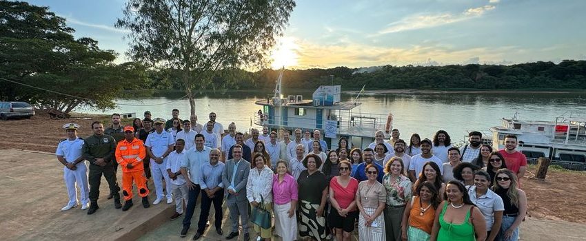  Unimontes lança barco-laboratório para monitorar qualidade da água do Rio São Francisco